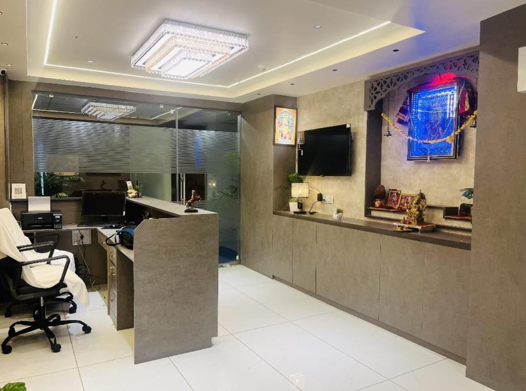 Hotel Royal Square Gandhinagar Eksteriør bilde