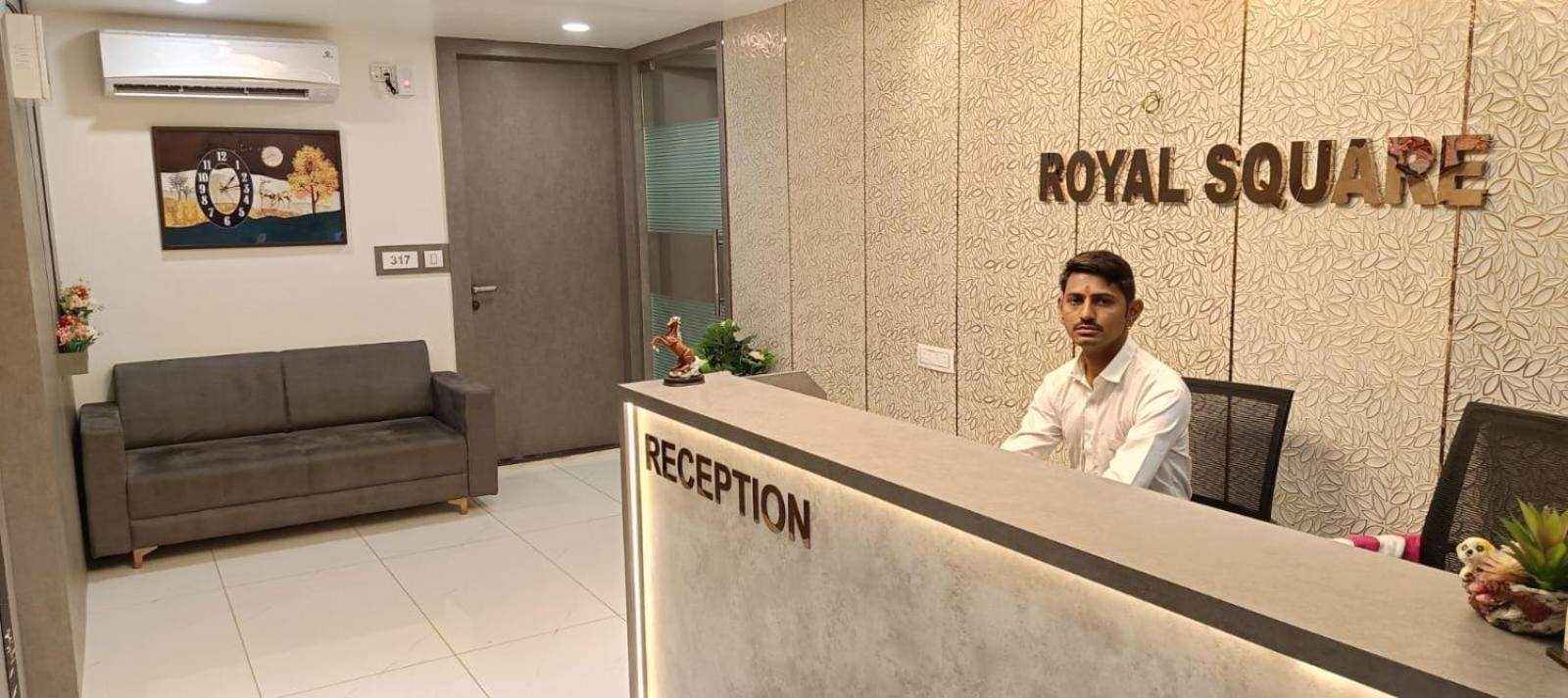 Hotel Royal Square Gandhinagar Eksteriør bilde